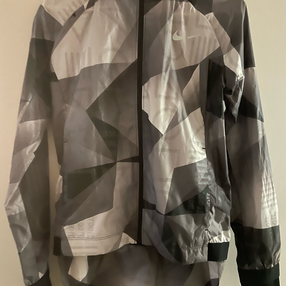 Nike Geometric Gray and Black Jacket